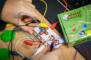 MaKeyMaKey kit