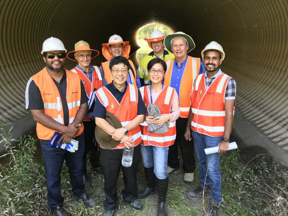 Professor Wang with the TMR team in Jimboomba