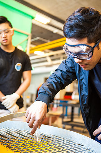 testing concrete in the UQ Structures Lab