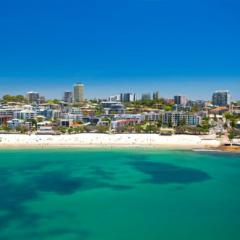 Kings Beach at the Sunshine Coast. Image from Visit Sunshine Coast.